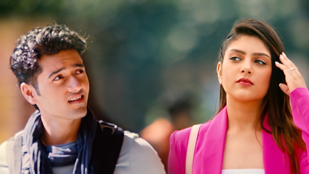 Hindi video song tera fitoor it is a best